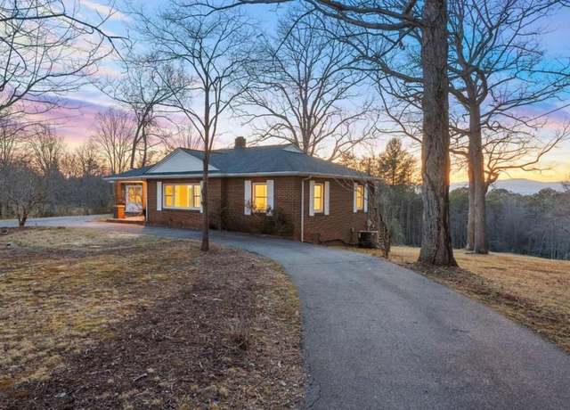 Property at 340 Lavista Dr, Blue Ridge, GA 30513, 4 beds, 2 baths