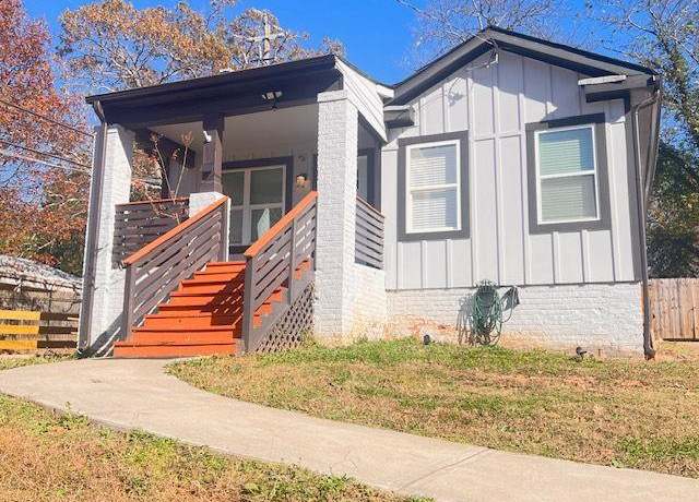 Property at 1074 Hobson St SW, Atlanta, GA 30310, 3 beds, 2 baths