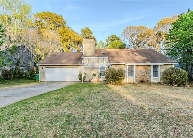 Property at 870 Chapman Cir, Stone Mountain, GA 30088, 3 beds, 2 baths