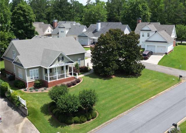 Property at 208 Albemarle Ln, Peachtree City, GA 30269, 4 beds, 2.5 baths