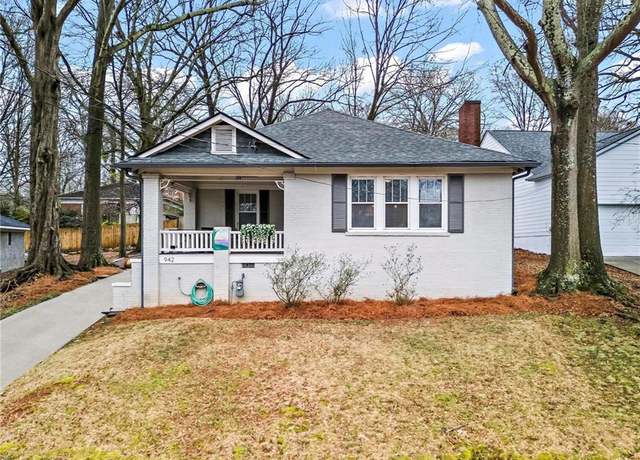 Property at 942 Byron Dr SW, Atlanta, GA 30310, 3 beds, 2 baths