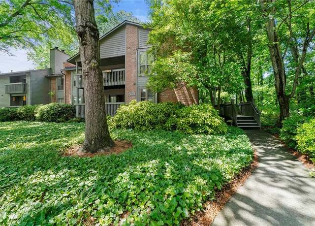 Property at 1424 Tuxworth Cir, Decatur, GA 30033, 3 beds, 2 baths