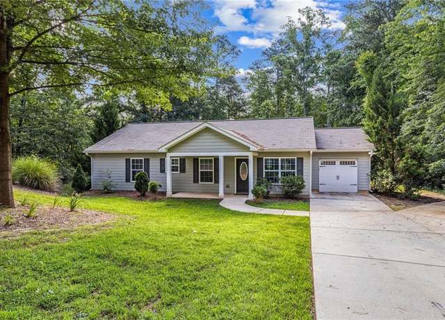 Property at 5706 Forest Pl, Acworth, GA 30102, 3 beds, 2 baths