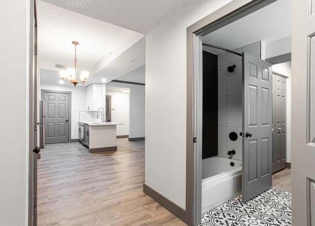 Property at 1074 Peachtree Walk NE #115, Atlanta, GA 30309, 2 beds, 2 baths