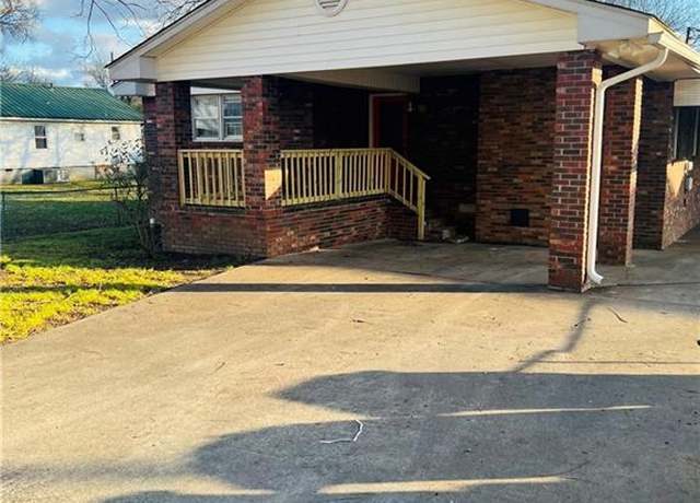 Property at 24 E 16th St, Rome, GA 30161, 3 beds, 1.5 baths