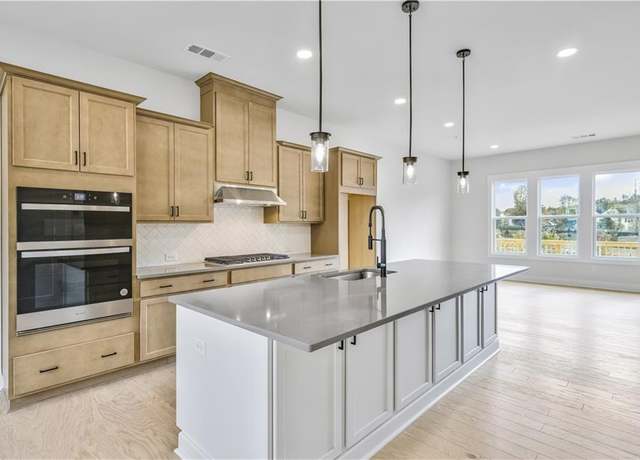 Property at 2595 Alcovy Trl NE, Marietta, GA 30066, 3 beds, 3.5 baths