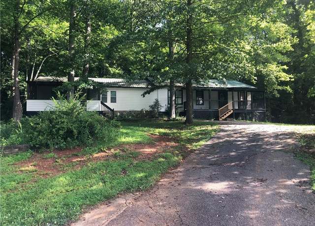Property at 4744 Chickasaw Way SE, Acworth, GA 30102, 3 beds, 2 baths