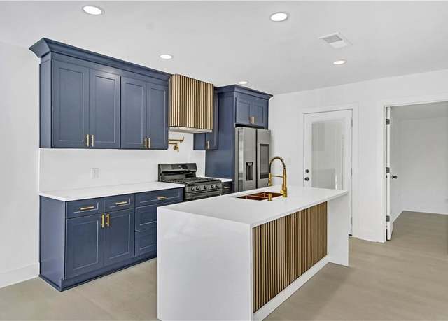 Property at 2067 Arlington Cir NW, Atlanta, GA 30318, 3 beds, 2 baths