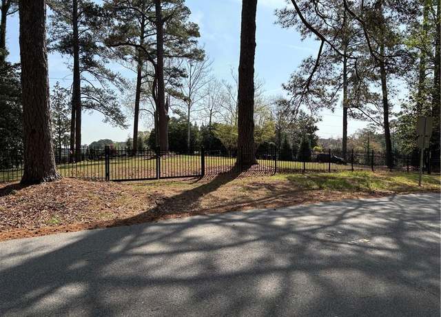 Property at 3024 Emerald Dr, Jonesboro, GA 30236