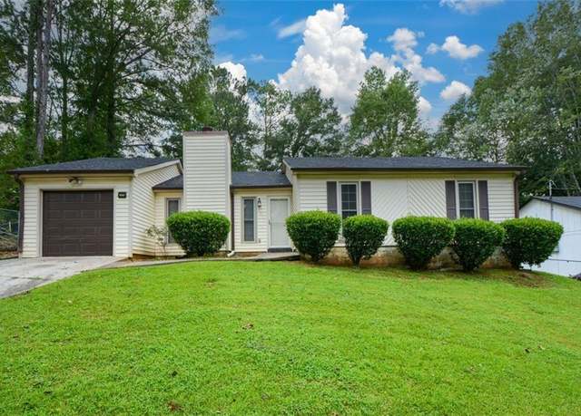 Property at 1070 Salisbury Trl, Riverdale, GA 30296, 3 beds, 2 baths