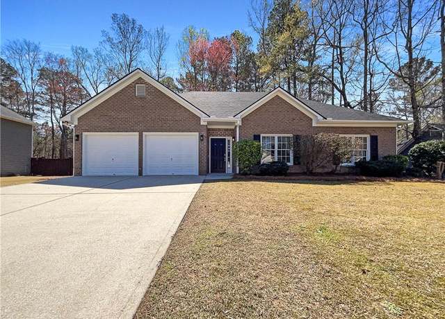 Property at 423 Legend Creek Ln, Douglasville, GA 30134, 3 beds, 2 baths