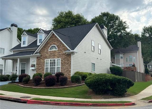 Property at 636 Lantern Park Ln, Scottdale, GA 30079, 4 beds, 2.5 baths