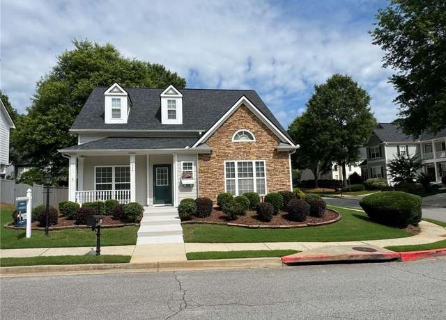 Property at 636 Lantern Park Ln, Scottdale, GA 30079, 4 beds, 2.5 baths