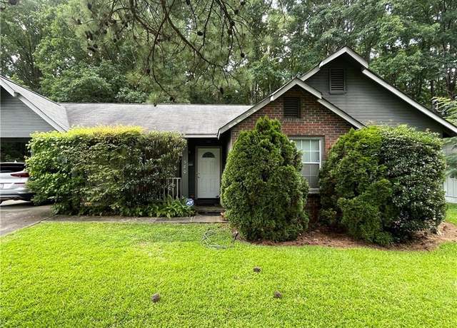 Property at 580 Tarragon Way SW, Atlanta, GA 30331, 3 beds, 2 baths