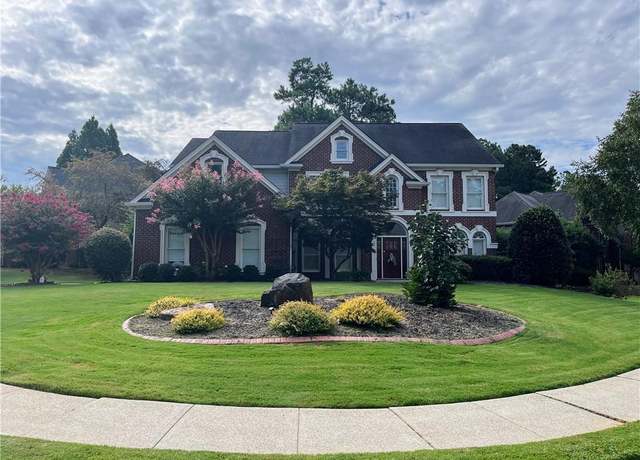 Property at 4015 Breckenridge Ct, Alpharetta, GA 30005, 5 beds, 3 baths