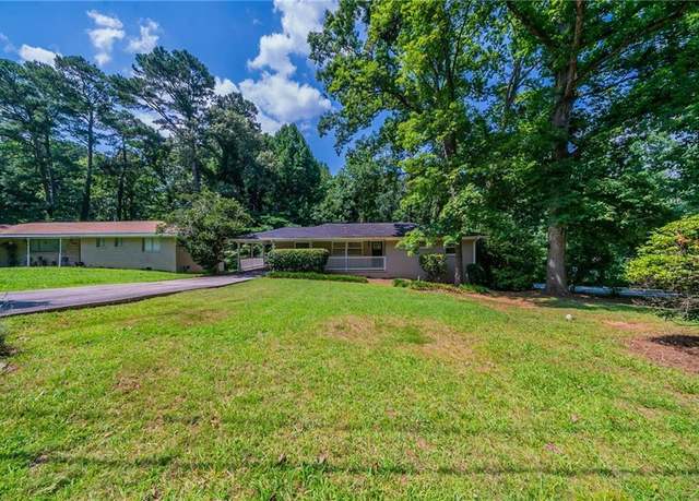 Property at 3904 W Hilda Cir, Decatur, GA 30035, 3 beds, 1.5 baths