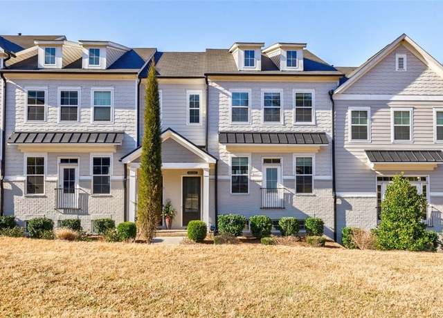 Property at 10035 River Rock Dr, Roswell, GA 30076, 4 beds, 3.5 baths