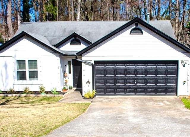 Property at 3065 Wildflower Ln, Snellville, GA 30039, 3 beds, 2 baths