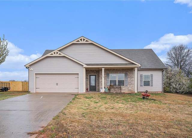 Property at 109 Garnet Ln, Griffin, GA 30224, 3 beds, 2 baths