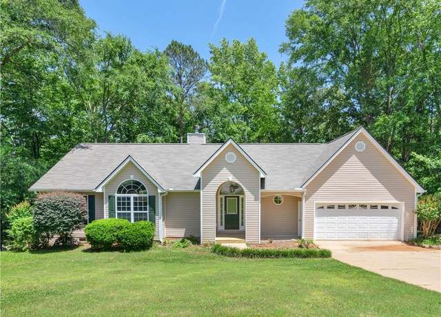 Property at 220 Sugar Hill Ct, Jackson, GA 30233, 3 beds, 2 baths