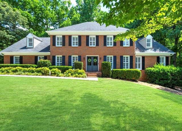 Property at 2815 Laurel Green Ct, Roswell, GA 30076, 5 beds, 5.5 baths