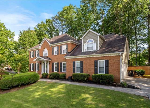 Property at 5661 Fairwood Dr NW, Acworth, GA 30101, 5 beds, 3.5 baths
