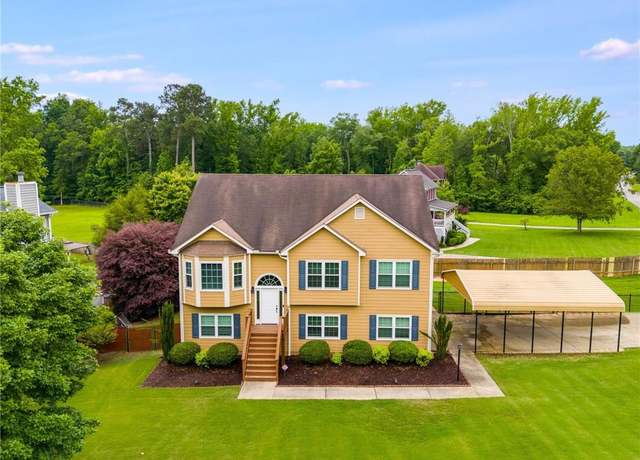 Property at 638 Oberlochen Way, Douglasville, GA 30134, 4 beds, 3 baths