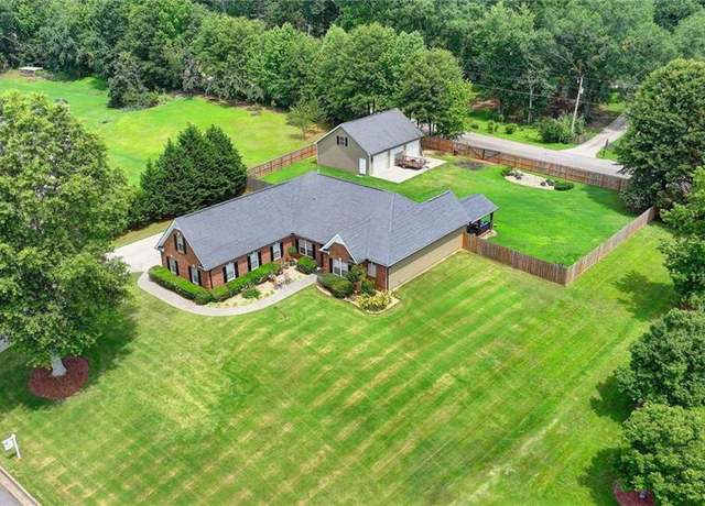 Property at 1003 Arbor Lake Walk, Hoschton, GA 30548, 4 beds, 2.5 baths