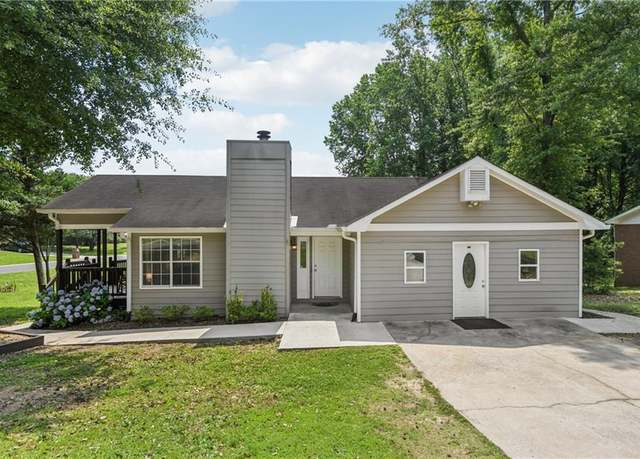 Property at 130 Ashwood Ct, Winder, GA 30680, 3 beds, 2 baths