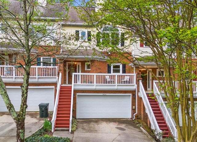Property at 8555 Hope Mews Ct, Sandy Springs, GA 30350, 3 beds, 2.5 baths