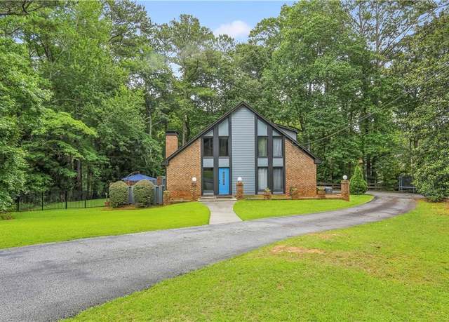 Property at 1605 Saint Tropez Way, Atlanta, GA 30350, 4 beds, 2.5 baths