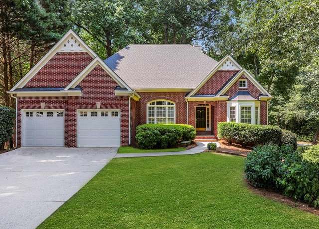 Property at 6810 Black Fox Ln, Cumming, GA 30040, 4 beds, 3 baths