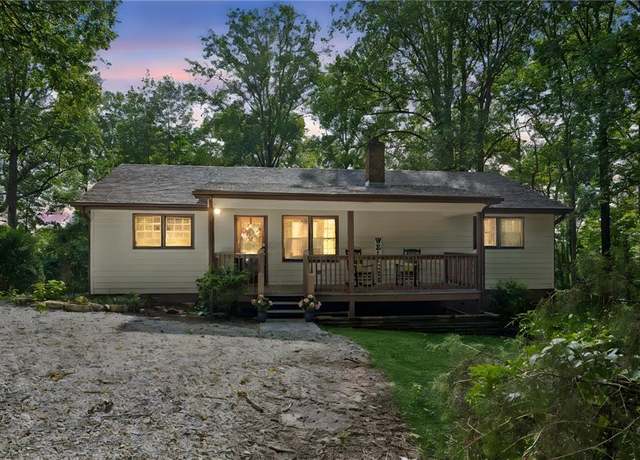 Property at 3324 Brockton Rd, Jefferson, GA 30549, 3 beds, 2 baths