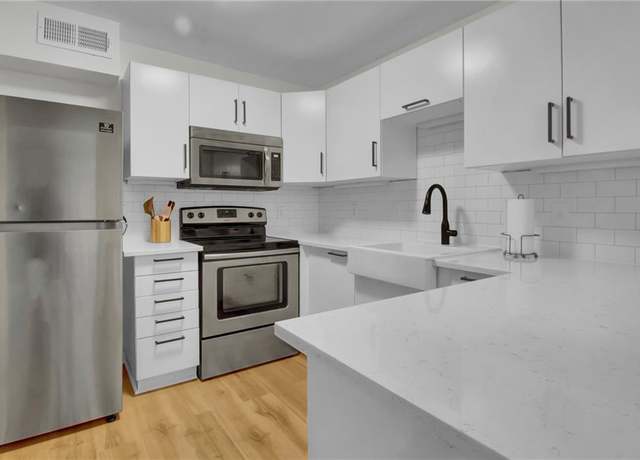 Property at 12 Vista Sq NW, Atlanta, GA 30327, 2 beds, 2 baths