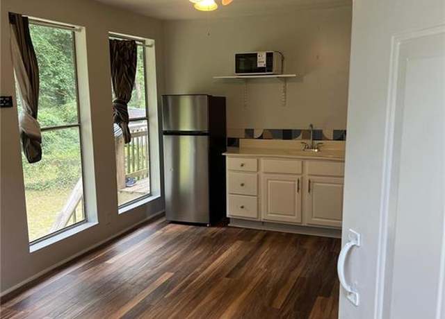 Property at 779 Cascade Dr, Forest Park, GA 30297, 5 beds, 3 baths