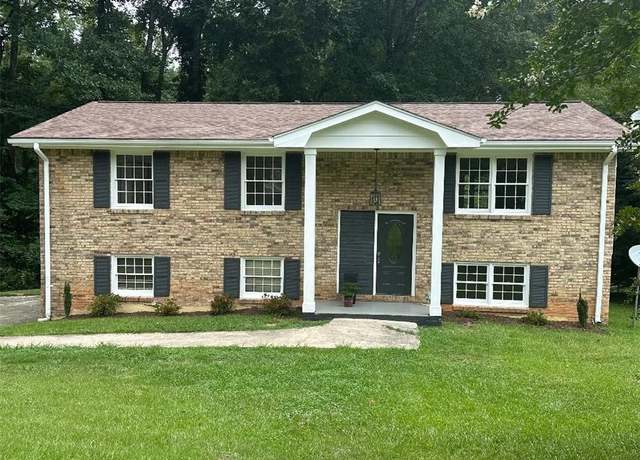 Property at 1857 Rockford Ct, Riverdale, GA 30296, 3 beds, 2 baths