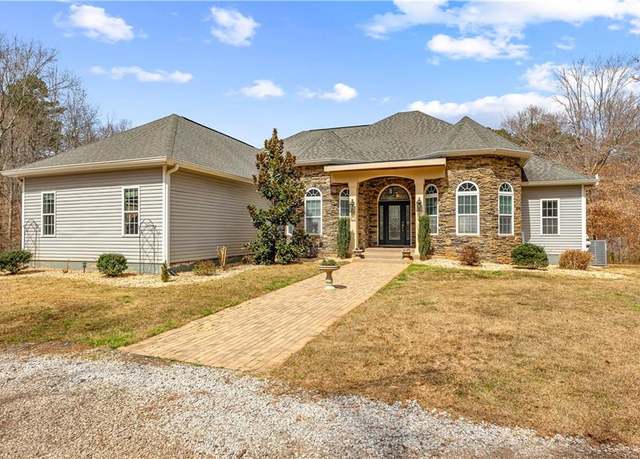 Property at 1452 Redwine Rd, Fayetteville, GA 30215, 4 beds, 3.5 baths