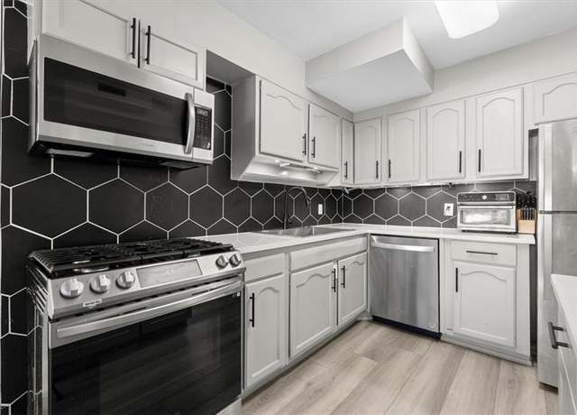 Property at 2965 Pharr Court South NW #304, Atlanta, GA 30305, 2 beds, 2 baths