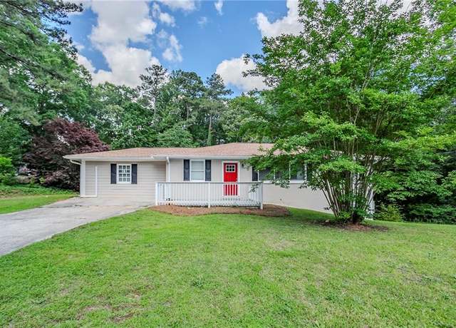 Property at 3920 Stonewall Tell Rd, Atlanta, GA 30349, 8 beds, 3.5 baths