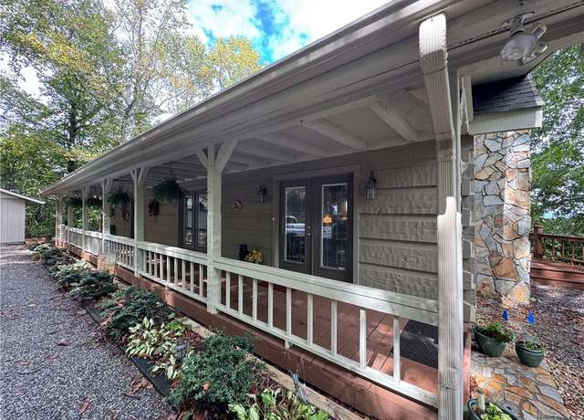 Property at 1077 Frog Pond Rd, Hiawassee, GA 30546, 3 beds, 2.5 baths