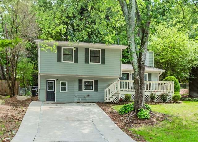 Property at 5772 Western Hills Dr, Norcross, GA 30071, 4 beds, 3 baths