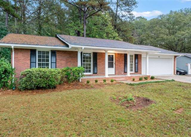 Property at 165 Davis Rd, Stockbridge, GA 30281, 3 beds, 2 baths