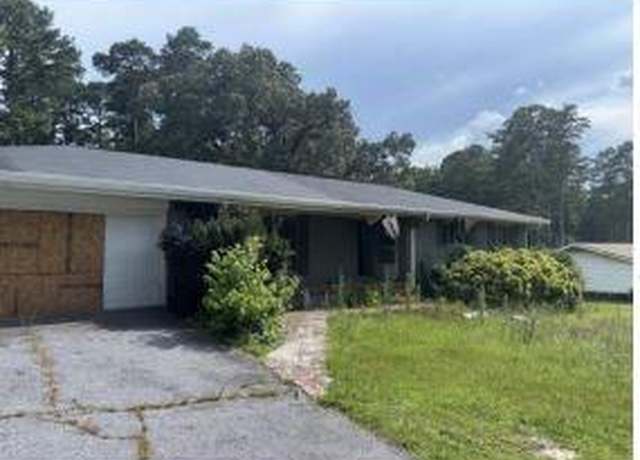 Property at 2454 West Rd, Riverdale, GA 30296, 3 beds, 2 baths