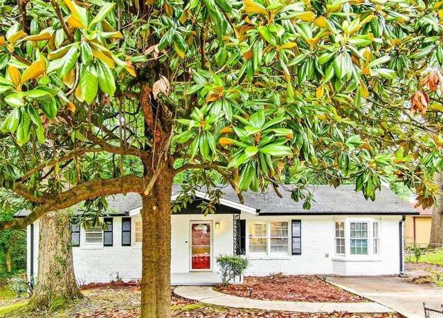 Property at 4808 Oak Ct, Ellenwood, GA 30294, 3 beds, 2 baths