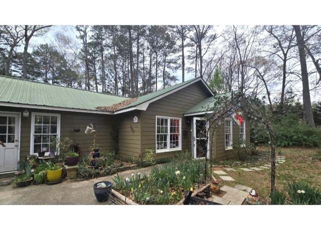 Property at 379 Cross Creek Ct, Auburn, GA 30011, 3 beds, 2 baths