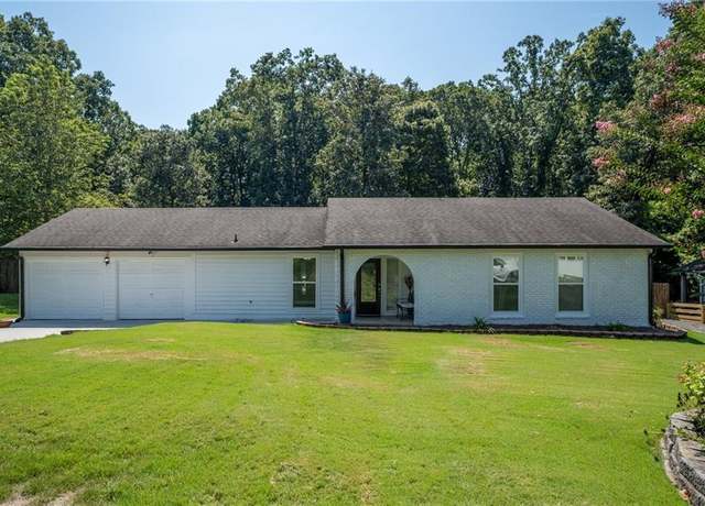 Property at 1188 Cottonwood Dr, Lawrenceville, GA 30043, 3 beds, 2 baths