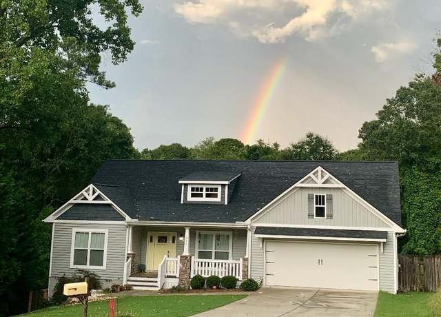 Property at 464 Holly Pl, Gainesville, GA 30501, 4 beds, 2 baths