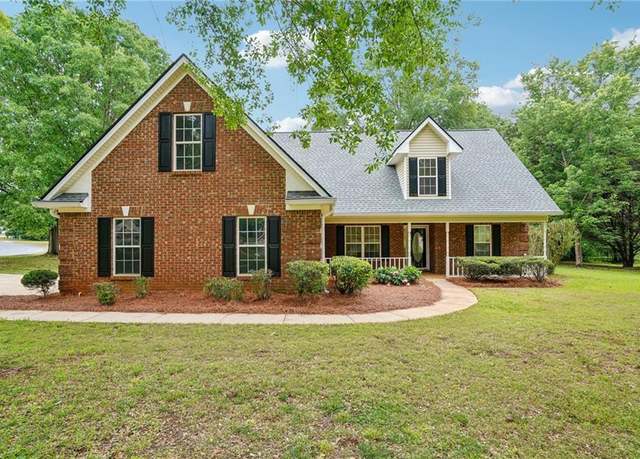 Property at 10 Hollow Ct, Covington, GA 30016, 4 beds, 2.5 baths