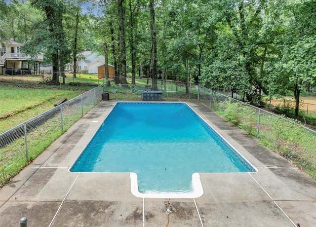 Property at 250 Daileys Plantation Dr, Mcdonough, GA 30253, 3 beds, 2 baths