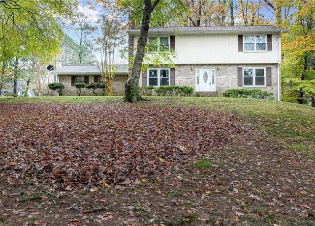 Property at 620 Oakstone Way, Roswell, GA 30075, 4 beds, 2.5 baths